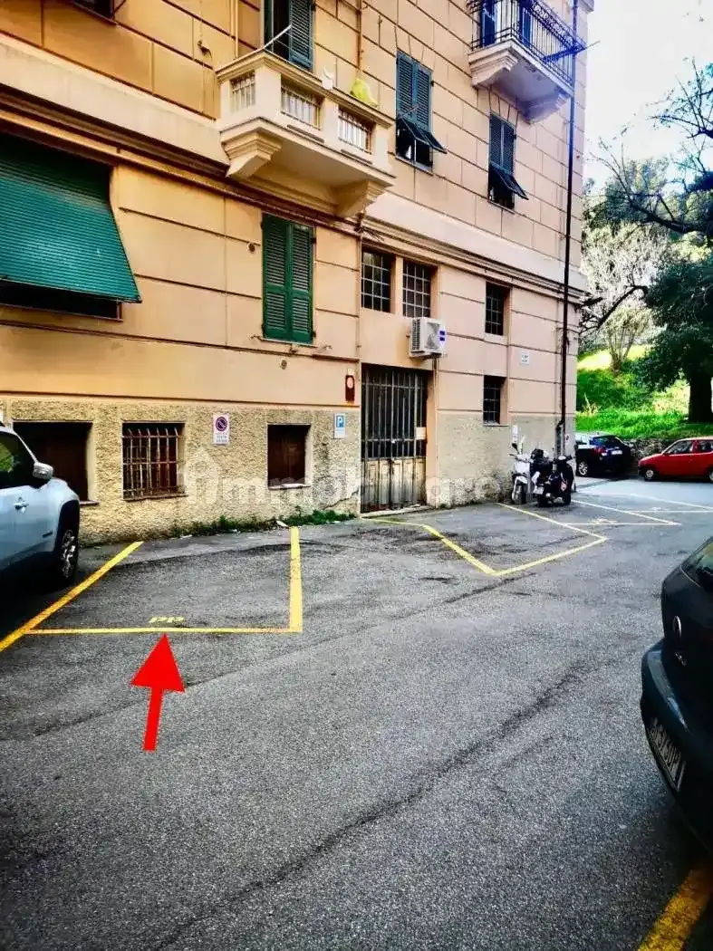 parcheggio privato a Genova