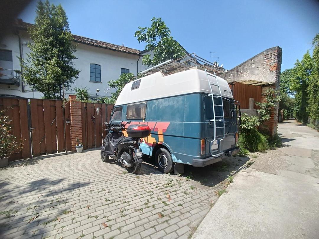 Copertina per Via Malaga 4