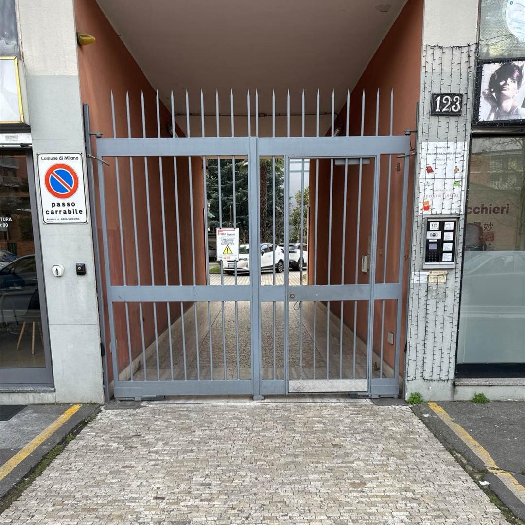 Copertina per Via Novara 123